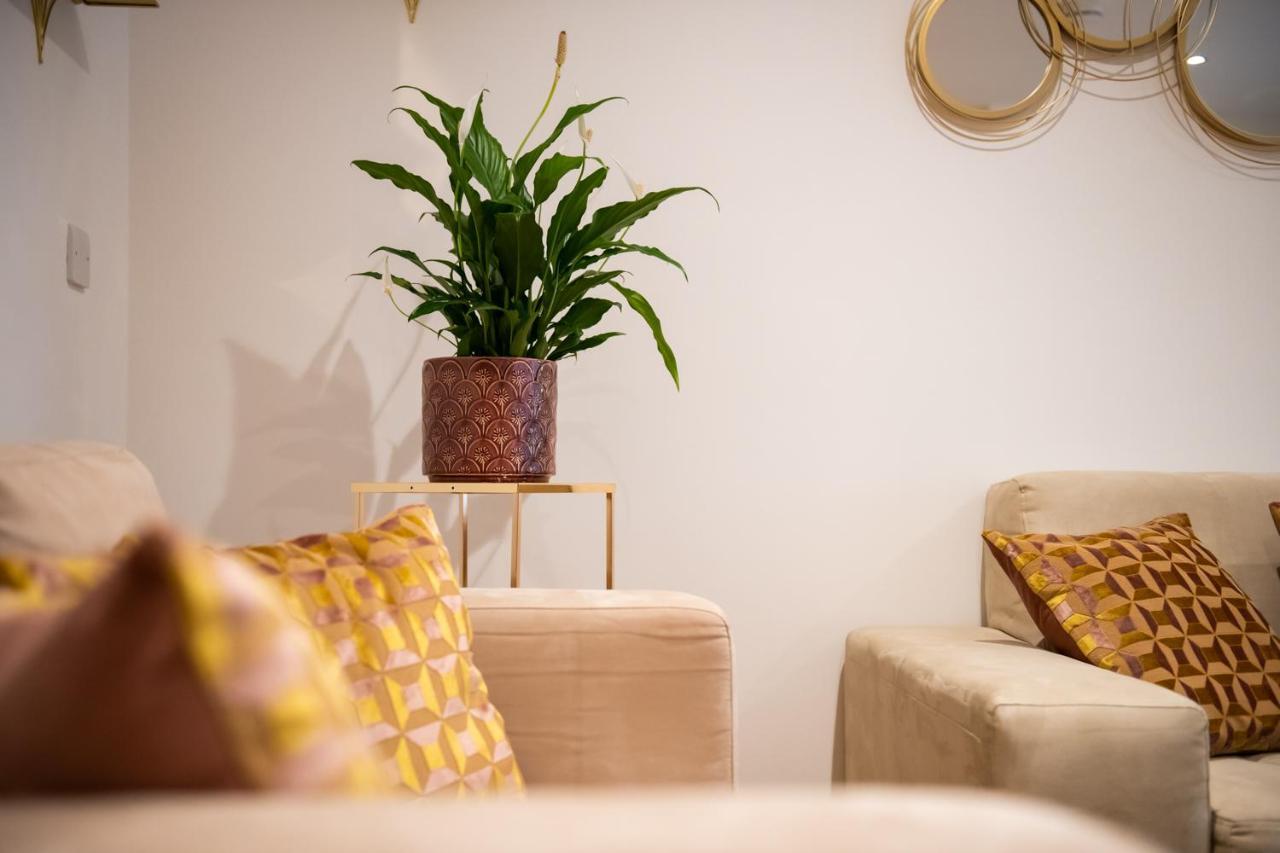 London Nino Apartments Екстер'єр фото
